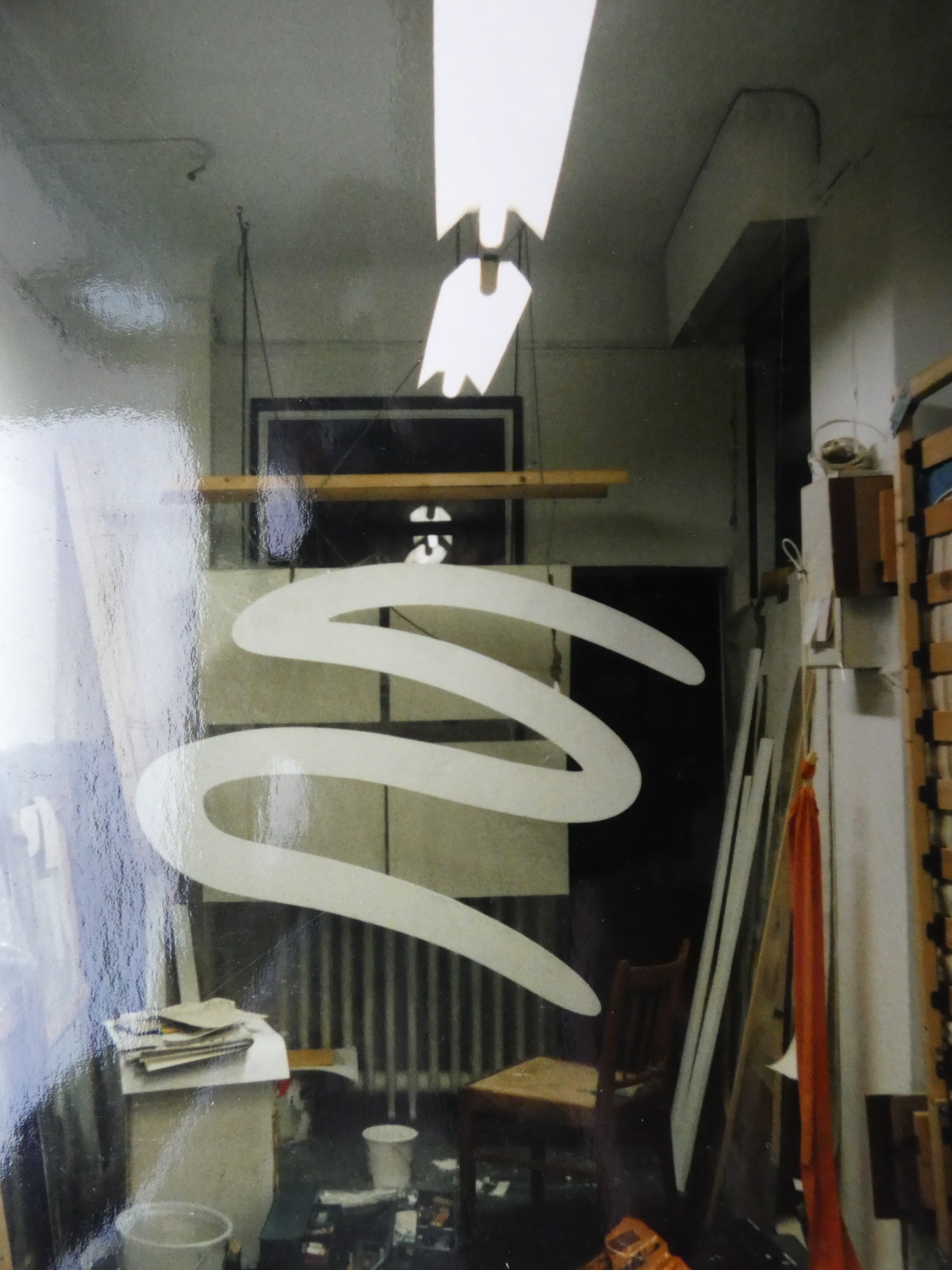 Shaped Canvas Grindel im Atelier Schanze von Johannes Asmus